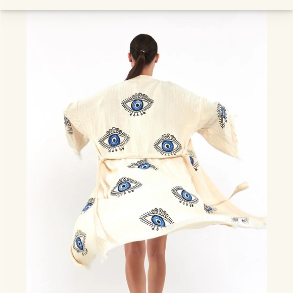 Cream Eye-Patterned Women's Robe - Picture 2 of 4